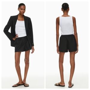 Babaton Aritzia Deakins Relaxed High-rise Poplin Pull-on Shorts Size Medium.